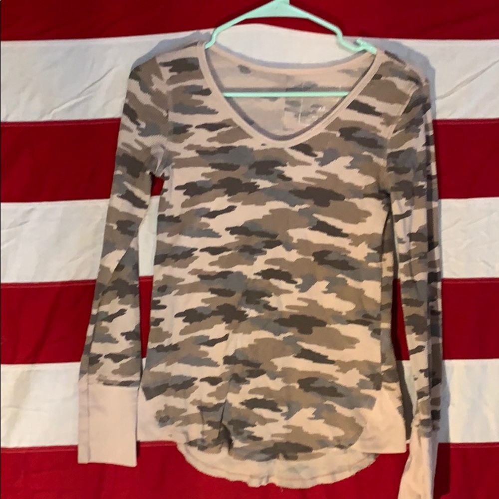 We The Free Camo thermal